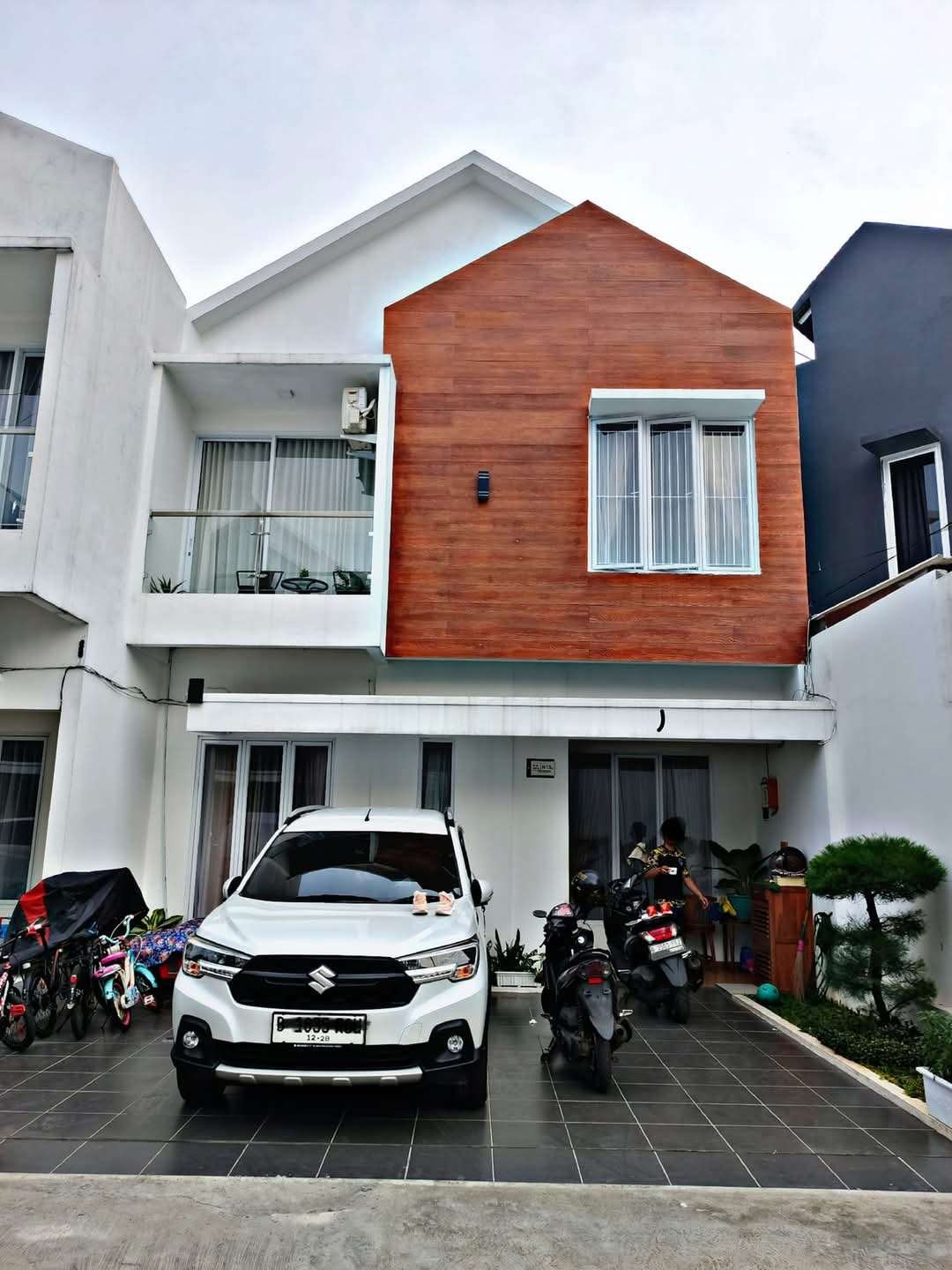 Rumah di Cilangkap Strategis Modern