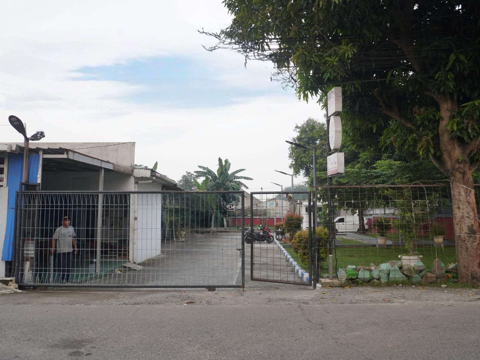 Tanah Bangunan dan Cafe SHM Strategis di Tapos