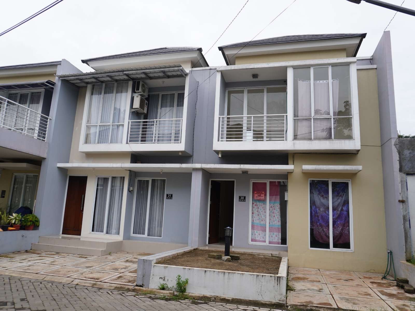Take Over Rumah 2 Lantai di Jatiwarna Strategis