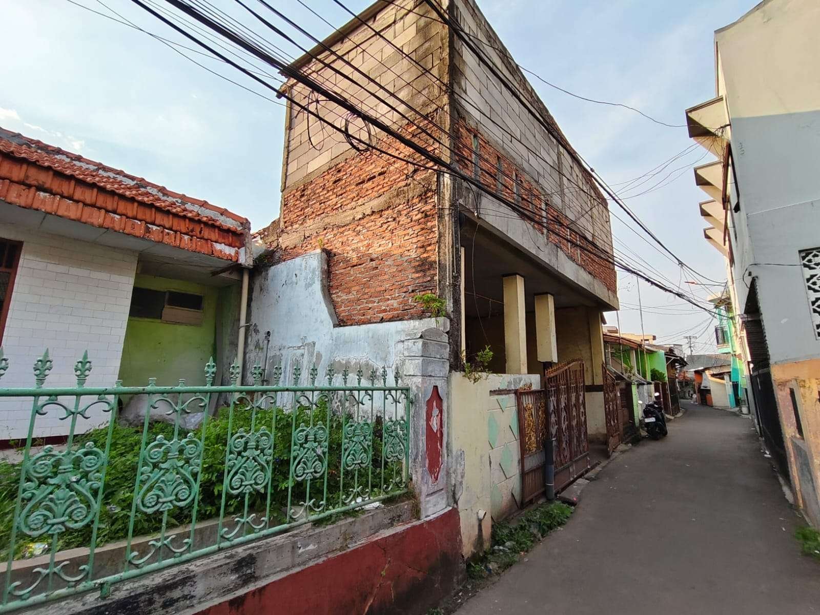 Rumah 2 Lantai Cocok Untuk Usaha Kos Kosan Di Jatirahayu Bekasi