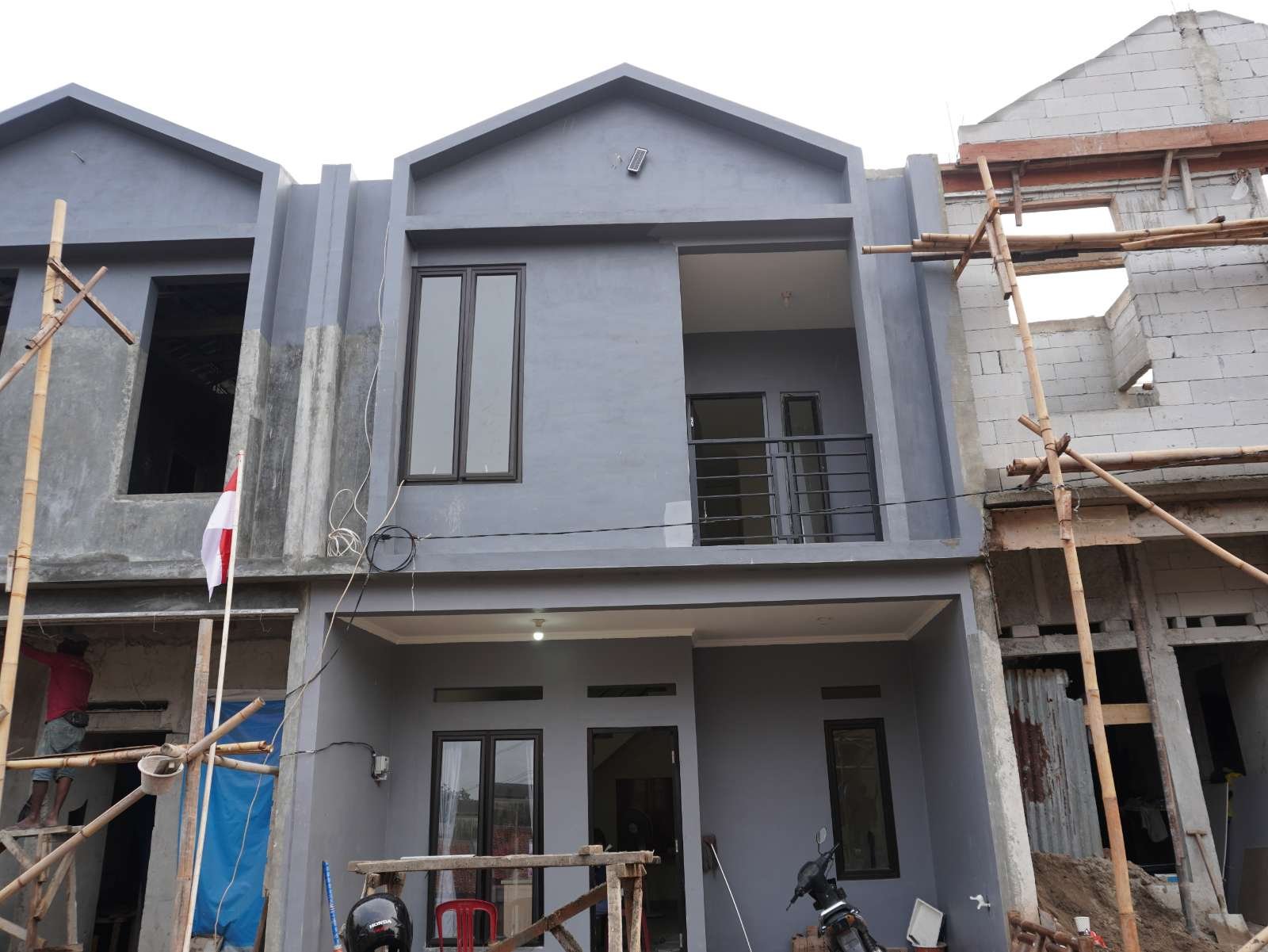 Rumah Cluster 2 Lantai Strategis Dekat Halte Cililitan