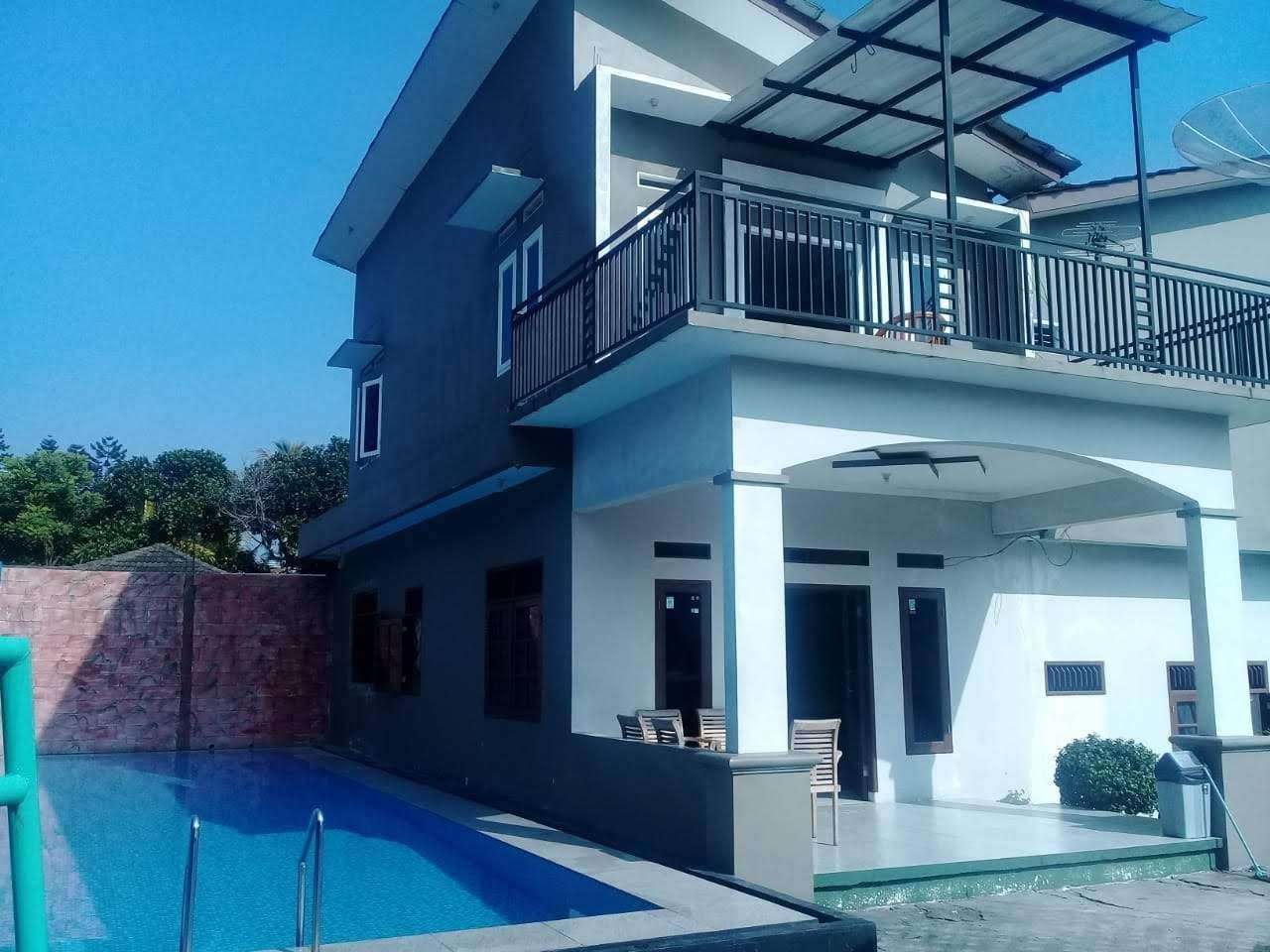 Villa Dan Rumah Kosan 6 Pintu Di Cisarua,bogor