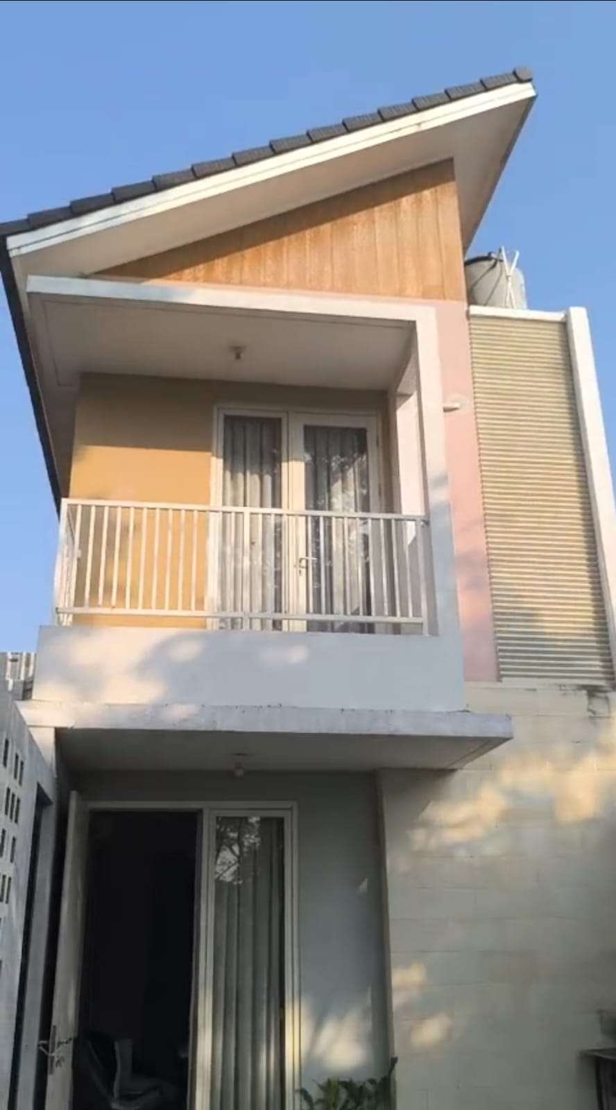 Rumah 2 Lantai Siap Huni Cluster Lavesh Kota Harapan Indah