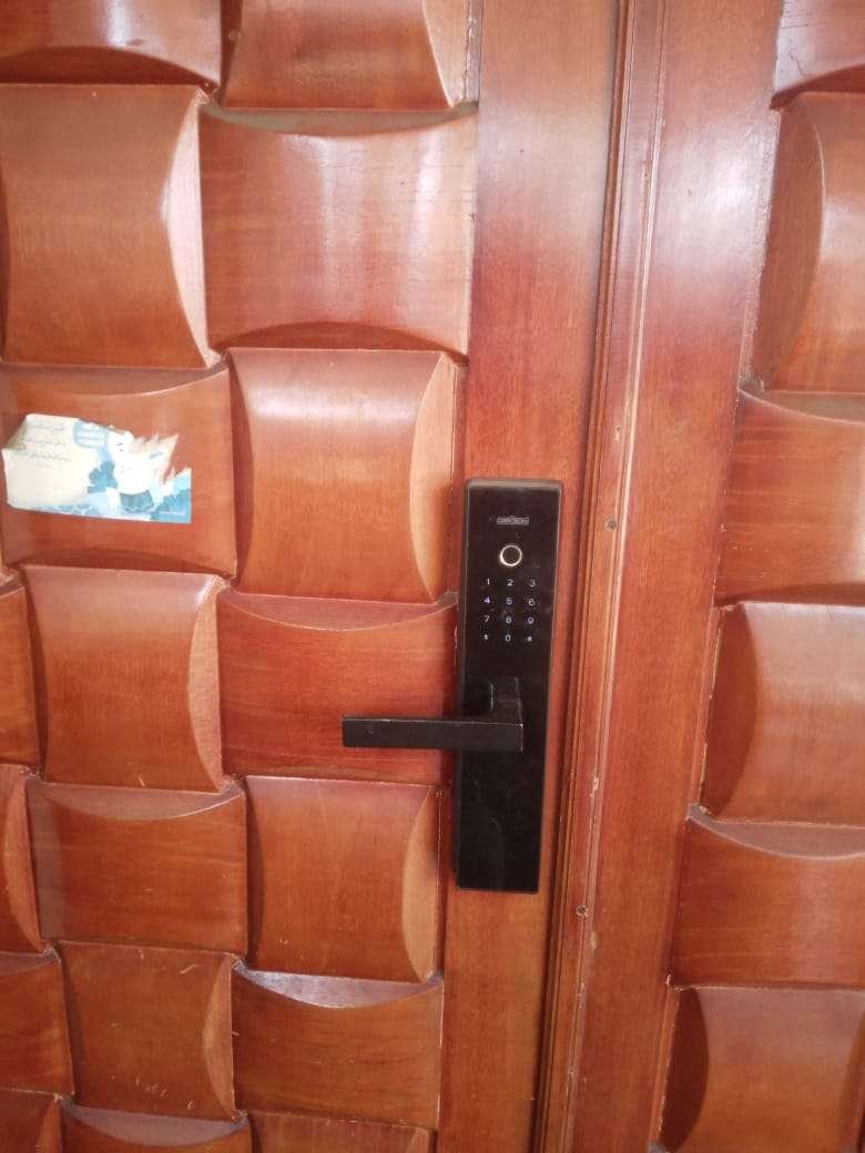 Rumah 3 Lantai Depan Jalan Raya Siap Huni Legalitas Shm